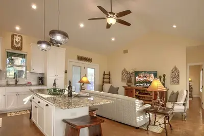 Image de Cabine Lone Star n ° 4 ~ Texas Hill Country ~ Nouveau!
