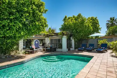 Image de Nouvelle liste! Affaire incroyable! ! 3 + 2 oasis enchanteresse au sud de Palm Desert