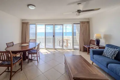 Image de Grand Appartement En Bord De Mer À Deux Niveaux
