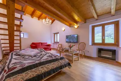 Image de Casa Gialla, Pugerna, Suisse