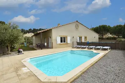 Image de Villa confortable avec jacuzzi