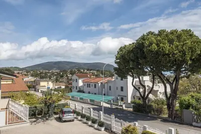 Image de N196 - Numana, delightful two-room apartment with garden and sea view
