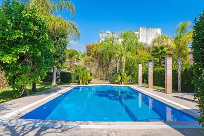 Image de Maison de vacances privée avec piscine privée, climatisation, Wifi, Tv, patio, parking