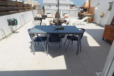Image de Appartement Penthouse ensoleillé - Une brise loin de la mer