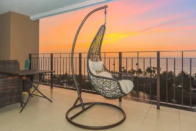 Image de Chic & Modern Beachfront Condo W / Terrace