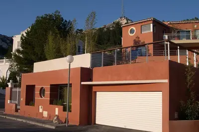 Pavillon Grand Standing Proche Calanques Vue Pinede