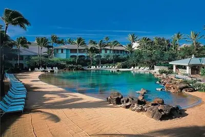 Image de Point à Poipu Villa de deux chambres. Luxe, terrains magnifiques et plage!