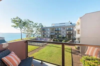 Image de 24 'The Poplars', 34 rue Magnus - vues, climatisation, Wifi, Netflix et piscine