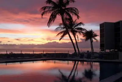 Image de Condo de luxe avec vue sur la plage et la rivière
