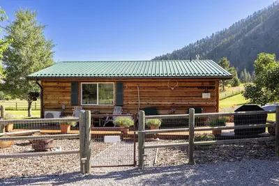 Image de Serendipity - Cabane en rondins pittoresque sur Rock Creek