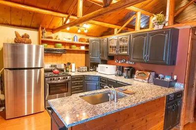 Image de Lake Bear Bear Cabin sur le lac Colby à Saranac Lake, louer 1 ou les 4 cabines