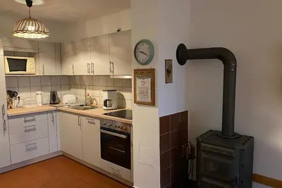 Image de Chalet confortable avec sauna à bois, poêle à bois et jardin