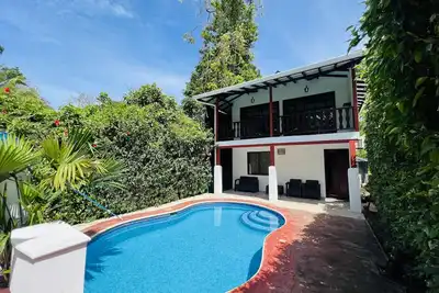 Image de Private pool, 15 minutes from the beach