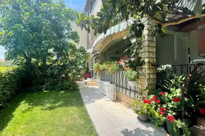 Image de Appartement de vacances avec jardin et terrasse