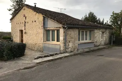 Image de Le Montat, 46 Lot, Quercy blanc. Petite Maison avec jardin