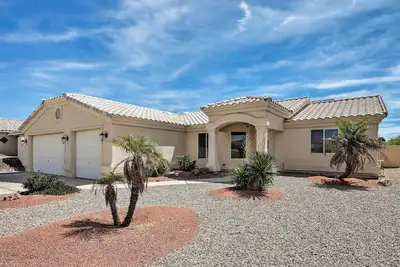 Image de Lake Havasu City Accueil w / piscine, bain Ă remous et Mtn Vues
