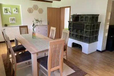 Appartement 1 dans une propriété de vacances calme et idyllique, directement sur la rivière avec un grand jardin