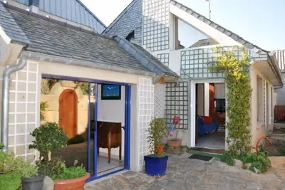 Image de Maison à 100m de la mer avec Wifi, place Ste-Anne à Tregastel