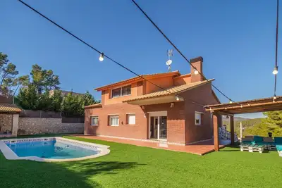 Image de Mas Mestre - villa élégante et spacieuse près de Sitges pouvant accueillir jusqu'à 8 personnes