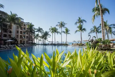 Image de Beau 3 pièces, 2 chambres et des unités studio à quelques pas de la plage!