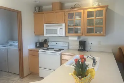Image de Condo de golf de luxe - Entièrement meublé - Séjour minimum requis de 30 jours