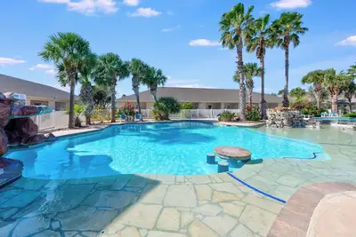 Image de Luxe calme, à quelques pas de l'une des meilleures piscines de style de l'île