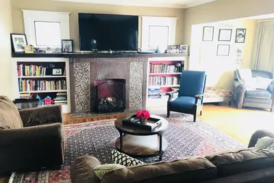 Image de 6 Chambres-2 Cuisines Maison idéale pour les grands groupes.