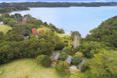 Image de The Stables Wairoro Park - Maison de vacances Russell