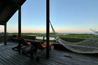 Image de Maison 3br avec vue directe sur l'océan à Water Island, Fire Island!