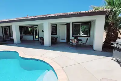 Image de Magnifique maison de vacances! Piscine, Spa, 2 Masters!
