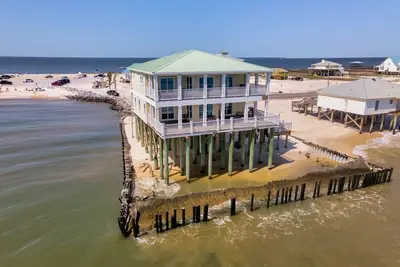 Belle maison du Golfe-4 chambres 2. 5 maison de bain à l'extrémité ouest de l'île Dauphin