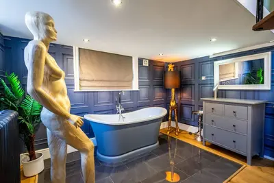 Image de Un espace incroyable dans le centre de York!