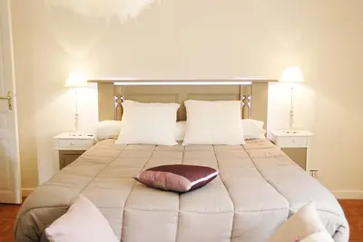 Image de Chambre d'hĂ´tes Bernes - Piscine avec vue