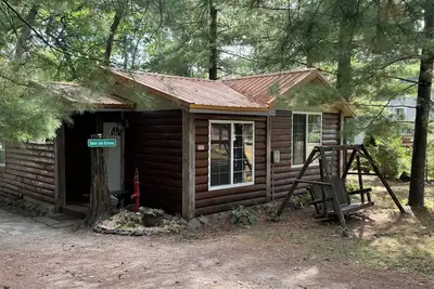 Image de Cabine confortable près de Wi Dells, Vtt, poisson, golf, randonnée, baignade, bateau à moteur, animaux domestiques acceptés