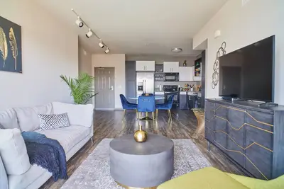 Image de ★ 5 ★ Retreat Pool View Condo 2 Br & 2 Ba Near Venice Beach + Free Pkg + Gym ★★★