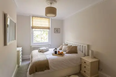 Image de Charming Hove Apartment - Nouveau!