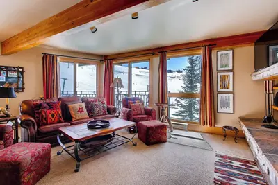 Image de Ski-in / Ski-out 2 Br Condo - Capacité 6 personnes