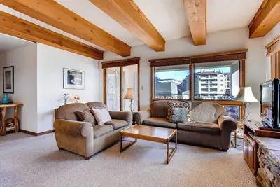 Image de Spacieux 2 Br Unité Avec Cuisine Complètement Mise à Jour