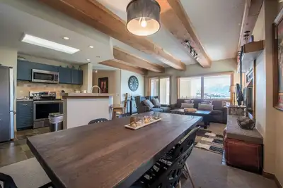 Image de Magnifique Condo Plaza moderne