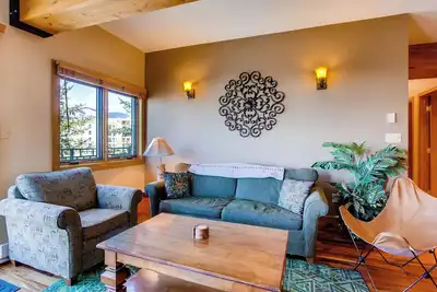Image de Unique & Modern 3 Br / 2Ba Condo - Ski-in / Ski-out