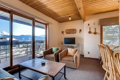 Image de 1 Br avec une vue imprenable sur la chaîne de montagnes et Wood Creek