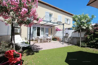 Image de Partie de mas tout confort climatisé terrasse jardin pour 5