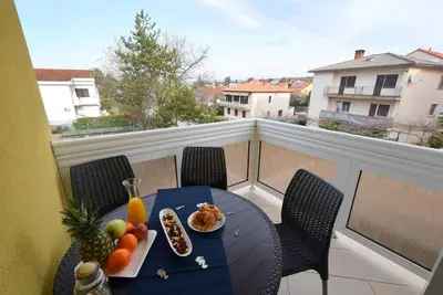 Image de Appartement de vacances Malinska pour 1 - 4 personnes avec 2 chambres Ă coucher - Appartement de vac