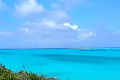 Image de Maison Xanadu. En vedette sur la vie de Bahama sur Hgtv. Un refuge des Caraïbes captivant.