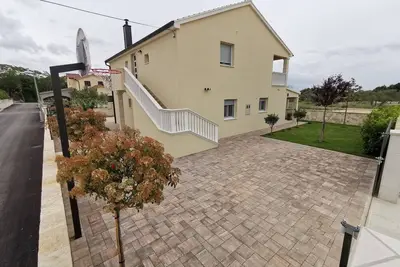 Image de Appartement de deux chambres avec le balcon Vodice (A-16944-b)