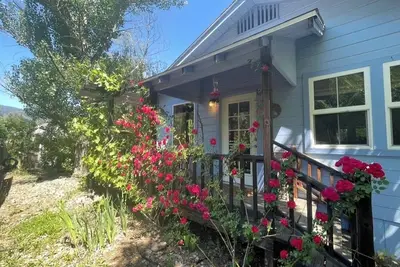 Image de Charmante maison d'hôtes dans la nature sauvage du comté de Trinity, le long de la rivière Trinity.