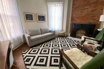 Image de Mid Century Classic (St. James Court)