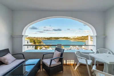 Image de Bel appartement avec wi-fi, piscine, terrasse et vue sur mer
