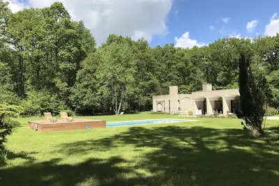 Image de maison d'architecte, Verneuil sur Avre au milieu de 5 hectares de forêt,