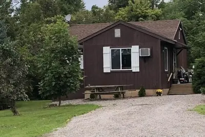 Image de Chalet calme donnant sur la baie de Sodus situé sur 65 acres